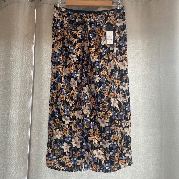 Dynamite midi wrap skirt - Picture 1 of 3